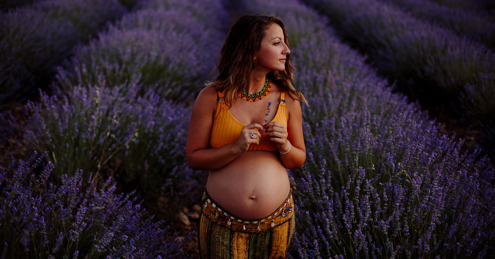 INDIA | FOTOS PREMAMA EN LOS CAMPOS DE LAVANDA DE BRIHUEGA