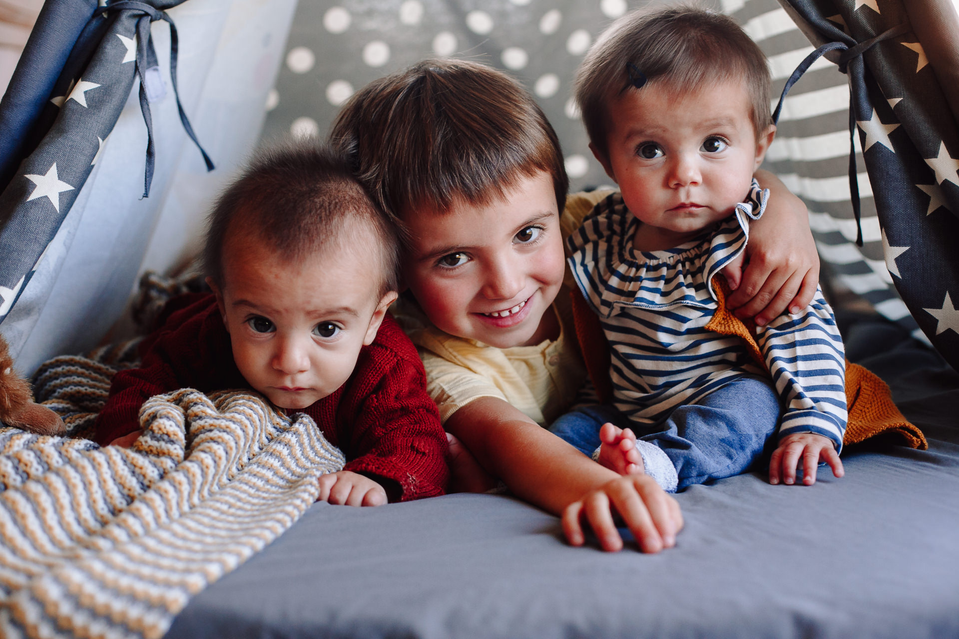 fotos de familia en casa originales barcelona